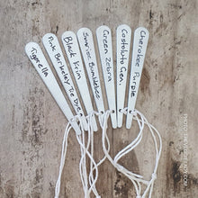 Load image into Gallery viewer, 3-inch (7.6 cm) PERMA•STAKE™ Garden Markers (Package of 20)